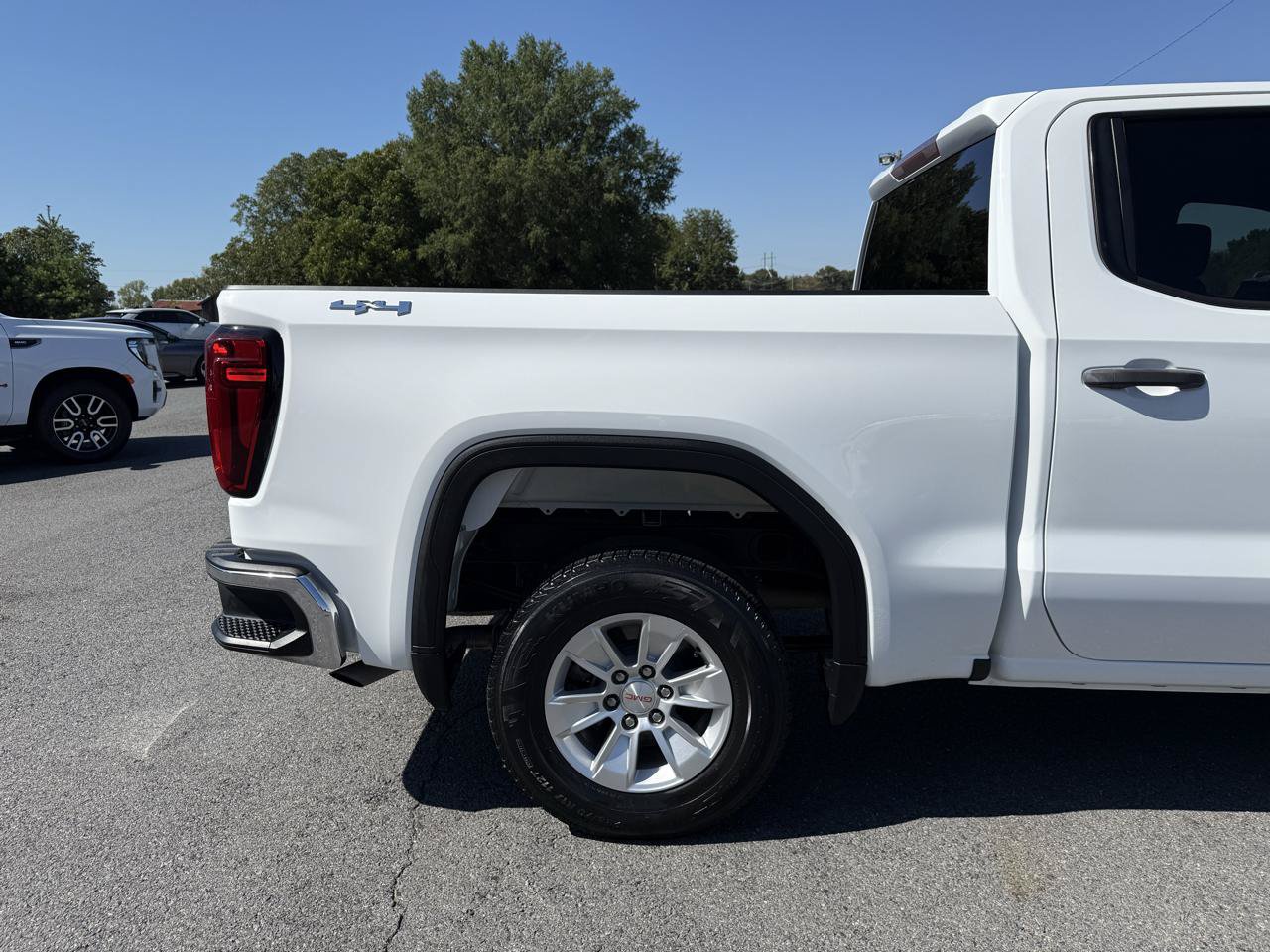 Used 2022 GMC Sierra 1500 Pro w/ Convenience Package AWD/4WD image 34