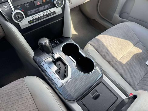 Used 2012 Toyota Camry XLE w/ Leather Pkg FWD image 33
