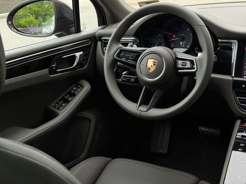 New 2025 Porsche Macan image 31
