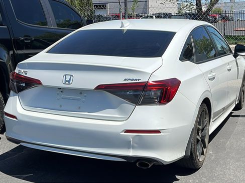 Used 2022 Honda Civic Sport image 2