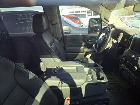 Used 2024 Chevrolet Silverado 2500 Custom w/ Custom Value Package image 4