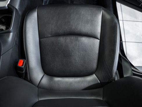 Used 2020 Toyota RAV4 XLE Premium image 31