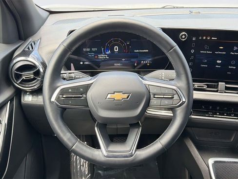 Used 2025 Chevrolet Equinox LT FWD image 7