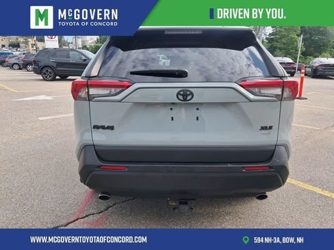 Used 2020 Toyota RAV4 XLE w/ Convenience Package AWD/4WD image 4