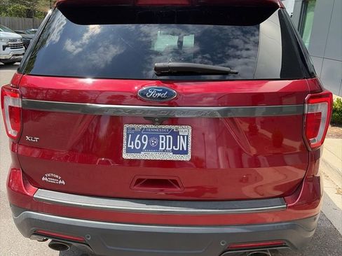 Used 2018 Ford Explorer XLT w/ Equipment Group 202A image 8