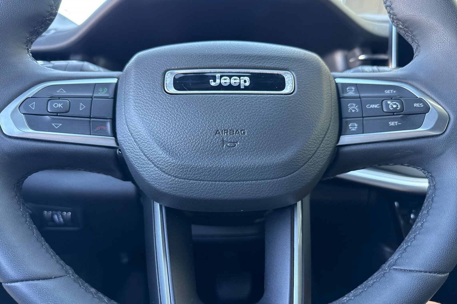 Used 2025 Jeep Compass Limited AWD/4WD image 26