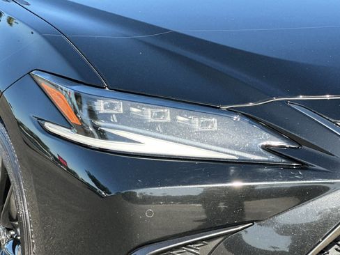 Certified 2022 Lexus ES 350 F Sport FWD image 11