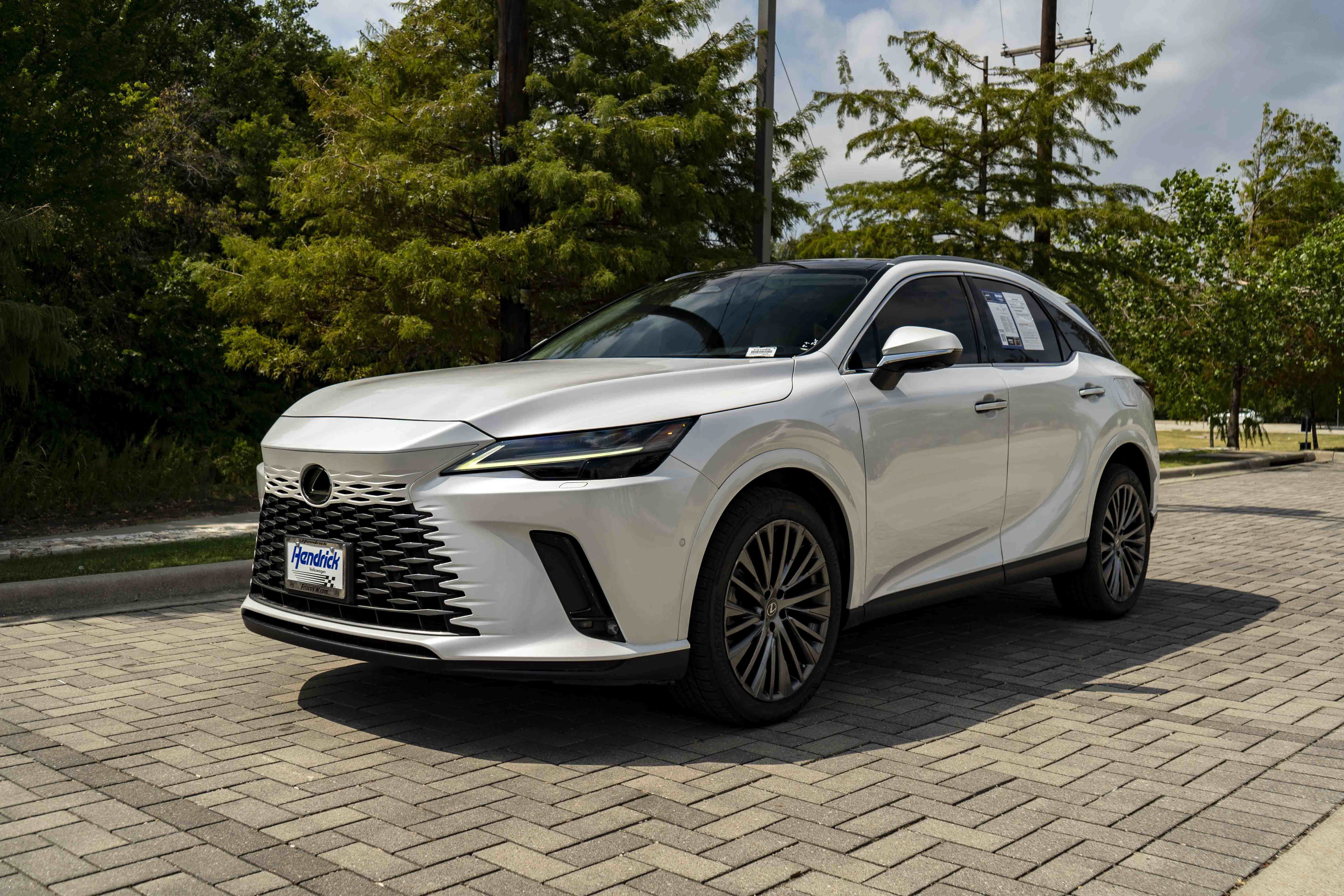 Used 2024 Lexus RX 350 FWD w/ Convenience Package image 4