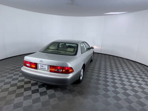 Used 1998 Lexus ES 330 image 8