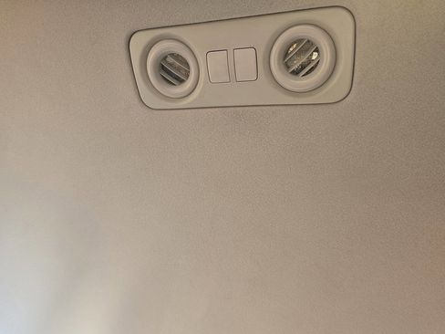 Used 2012 Toyota Venza LE image 26