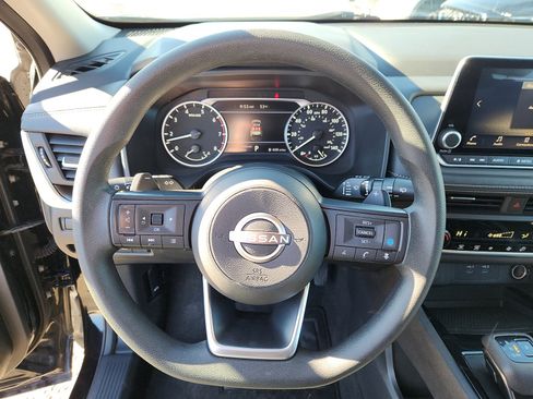 Used 2024 Nissan Rogue SV image 16