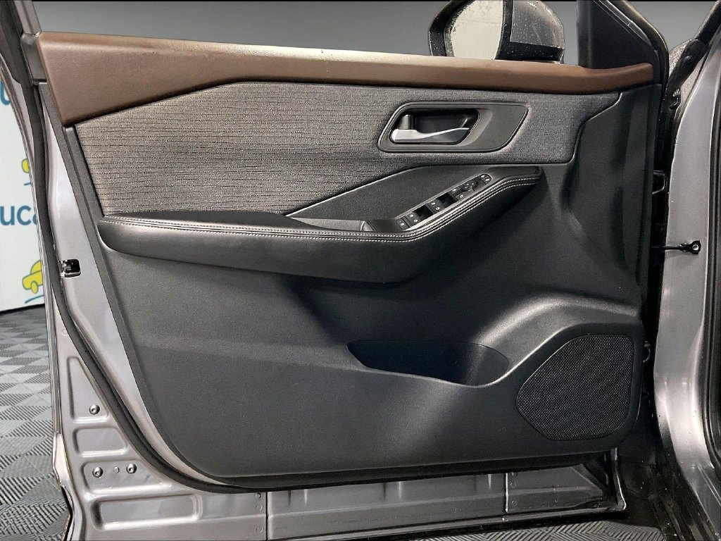 Certified 2023 Nissan Rogue SV AWD/4WD image 9