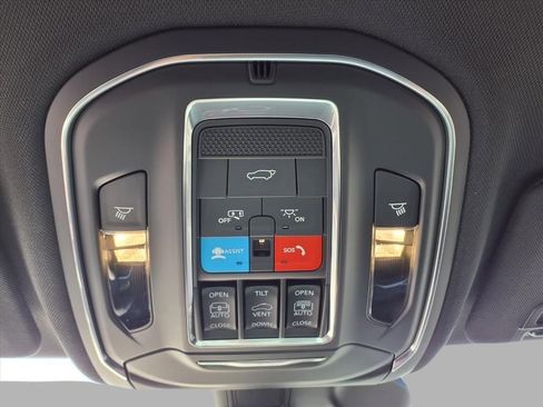 New 2025 Jeep Grand Cherokee Limited image 15