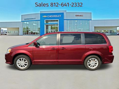 Used 2020 Dodge Grand Caravan SXT FWD image 4