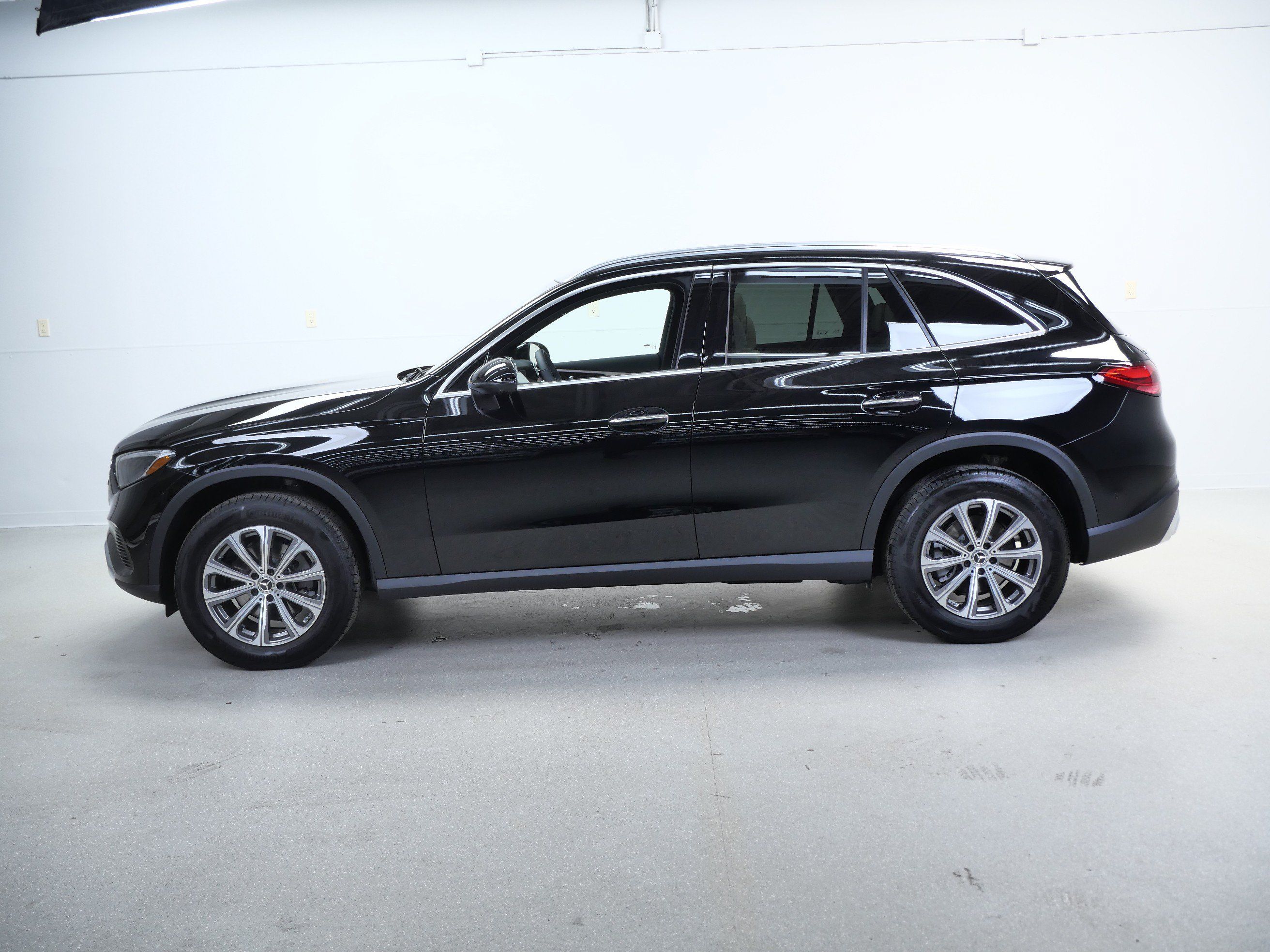 New 2026 Mercedes-Benz GLC 300 4MATIC image 9