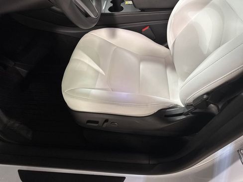 Used 2023 Tesla Model Y Long Range image 16