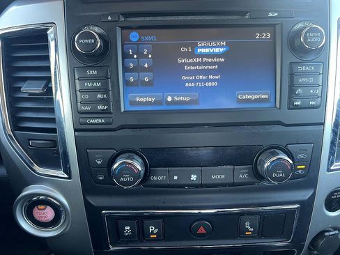 Used 2018 Nissan Titan SV w/ SV Convenience Package image 24