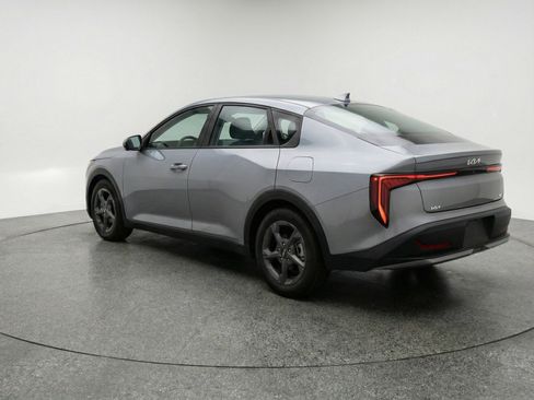 Used 2025 Kia K4 FWD image 5