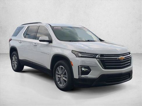 Certified 2023 Chevrolet Traverse LT FWD image 3