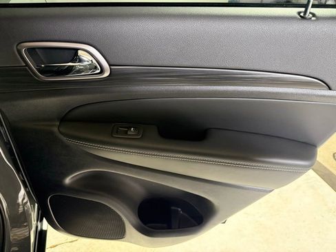 Certified 2021 Jeep Grand Cherokee Freedom Edition image 16