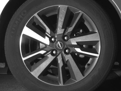 Used 2025 Nissan Versa SV image 13