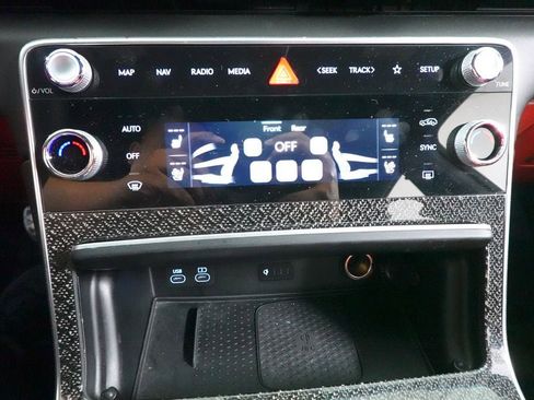 Used 2025 Genesis GV80 3.5T e-SC AWD/4WD image 18