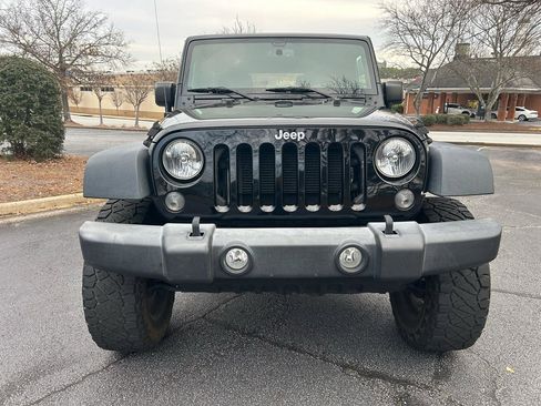 Used 2015 Jeep Wrangler Unlimited Rubicon w/ Connectivity Group AWD/4WD image 8