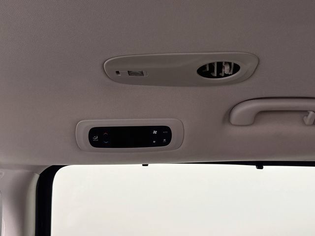 Used 2024 Chrysler Pacifica Touring-L FWD image 25