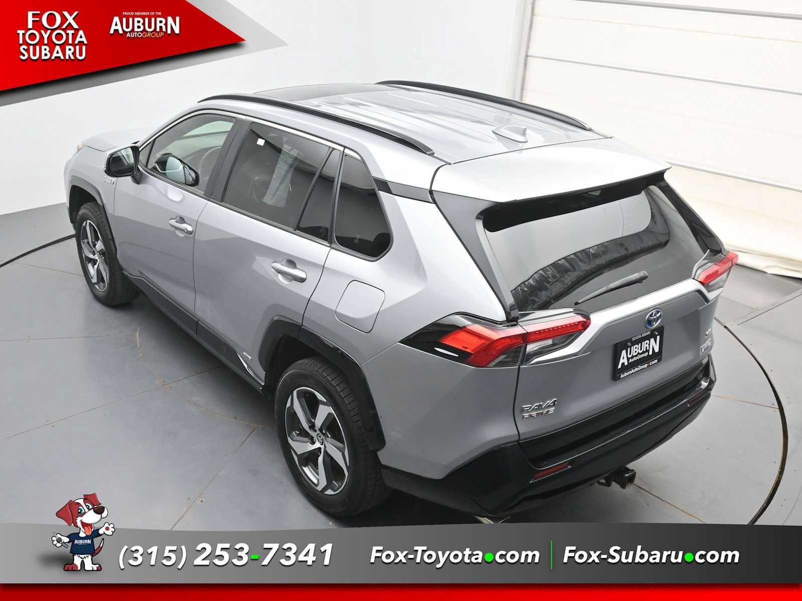 Used 2021 Toyota RAV4 SE w/ Weather & Moonroof Package AWD/4WD image 27