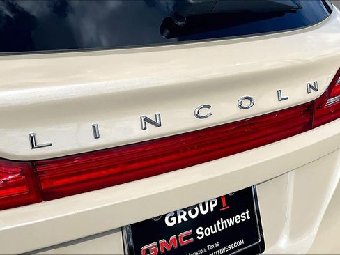 Used 2018 Lincoln MKC Select w/ Select Plus Package image 30