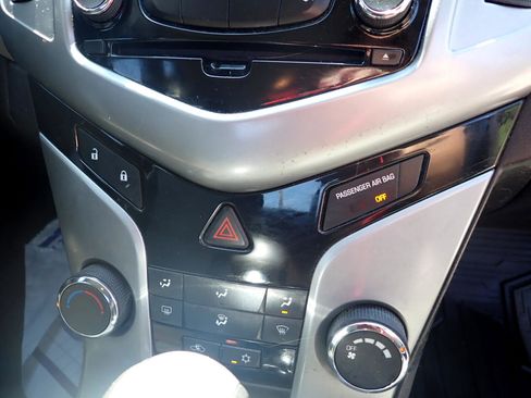 Used 2012 Chevrolet Cruze LS image 39