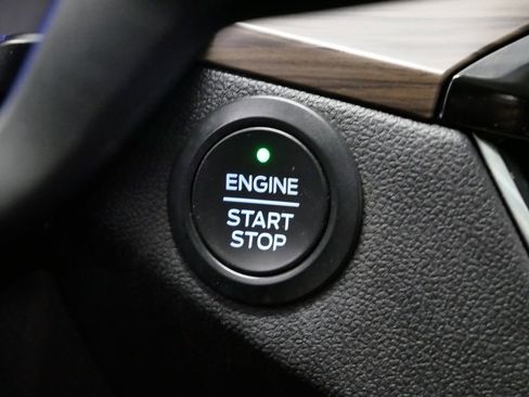 Used 2020 Ford Escape Titanium image 44