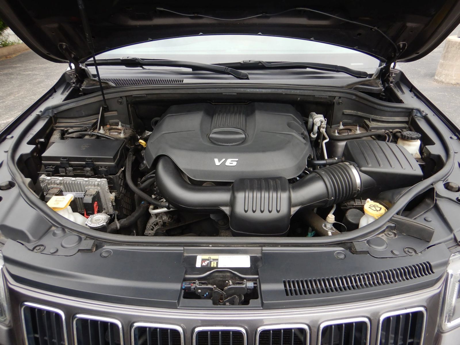 Used 2015 Jeep Grand Cherokee Limited AWD/4WD image 26