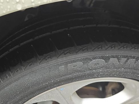 Used 2012 Nissan Leaf SL image 31