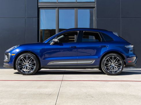Certified 2026 Porsche Macan Turbo AWD/4WD image 2