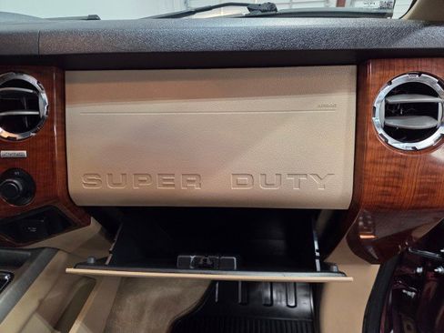 Used 2016 Ford F250 King Ranch w/ FX4 Off-Road Package image 41