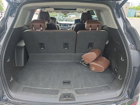Used 2018 Buick Enclave Avenir w/ Avenir Technology Package AWD/4WD image 34