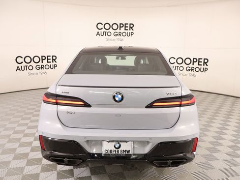 Used 2025 BMW 760i xDrive w/ Executive Package AWD/4WD image 24