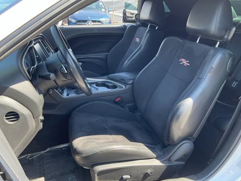 Used 2016 Dodge Challenger R/T Scat Pack w/ Leather Interior Group RWD image 17