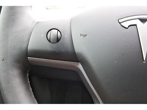 Used 2025 Tesla Model Y Performance AWD/4WD image 17