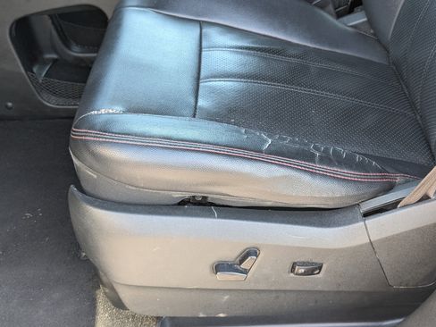 Used 2017 Dodge Grand Caravan GT image 12