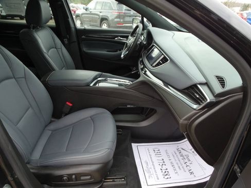 Used 2022 Buick Enclave AWD Essence w/ Sport Touring Edition image 47