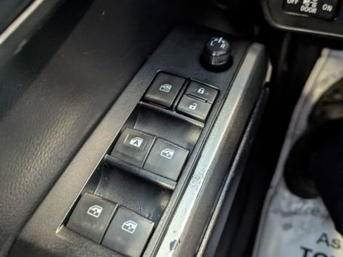 Used 2020 Toyota Tacoma SR5 w/ Technology Package image 15