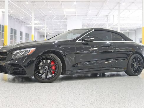 Used 2020 Mercedes-Benz S 560 Cabriolet image 2