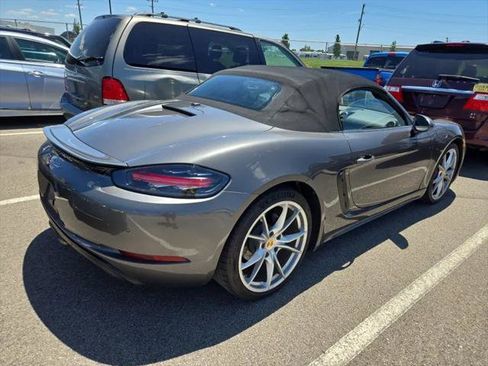 Used 2018 Porsche 718 Boxster RWD image 6
