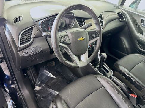 Used 2019 Chevrolet Trax LT w/ LT Convenience Package AWD/4WD image 23