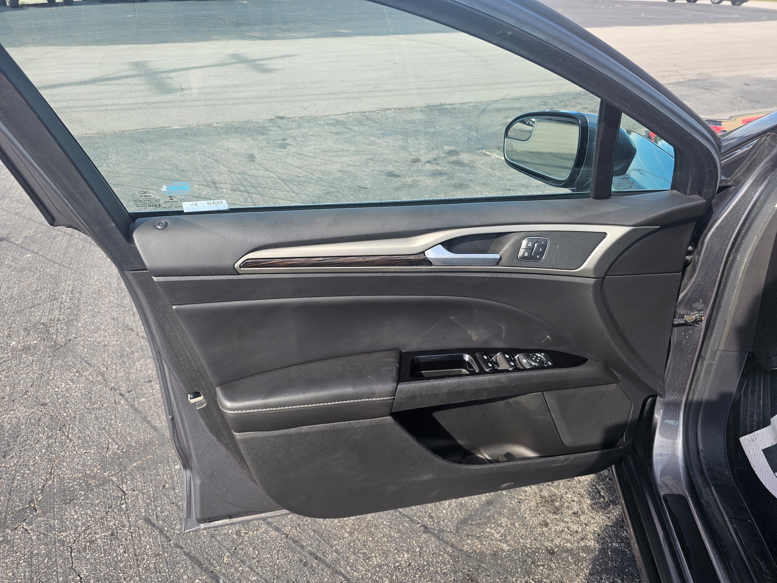 Used 2013 Ford Fusion SE FWD image 12