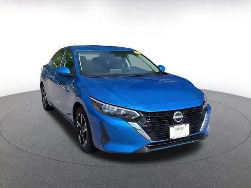 Used 2025 Nissan Sentra SV FWD image 3