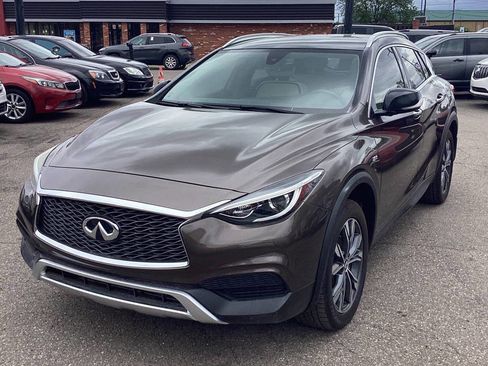 Used 2018 INFINITI QX30 AWD image 7