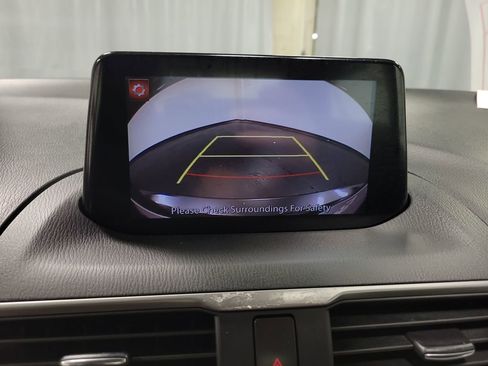 Used 2018 MAZDA MAZDA3 Sport w/ Preferred Equipment Package image 18